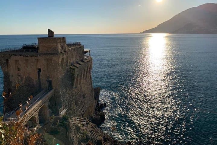Private Transfer from Naples to all over Amalfi Coast with Stop in Pompeii