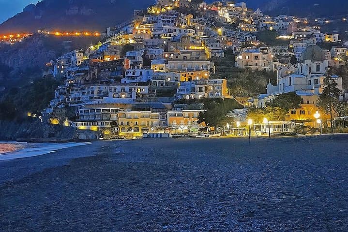 Private Transfer from Naples to all over Amalfi Coast with Stop in Pompeii