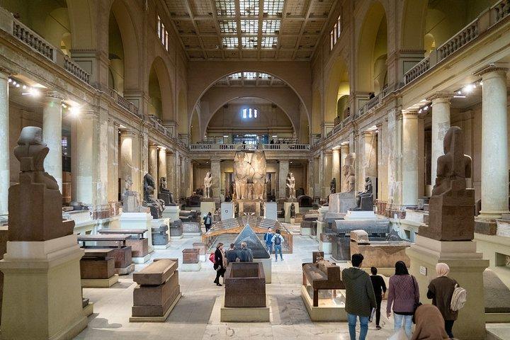 Private Full Day Pyramids of Giza & Sphinx & The Egyptian Museum