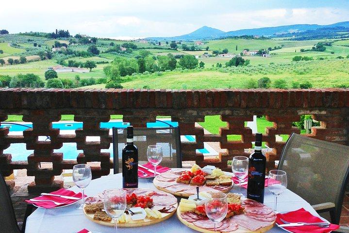 Menu with a “View” in the enchantment of the Tuscan hills