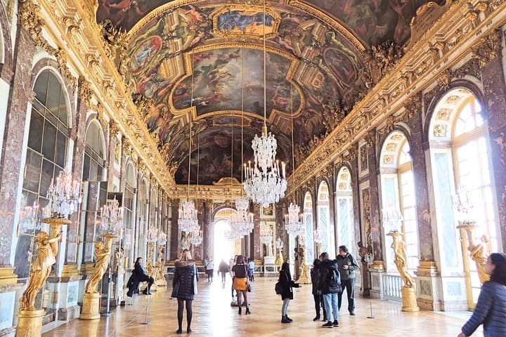 Versailles Small Group Guided Tour with Local Guide