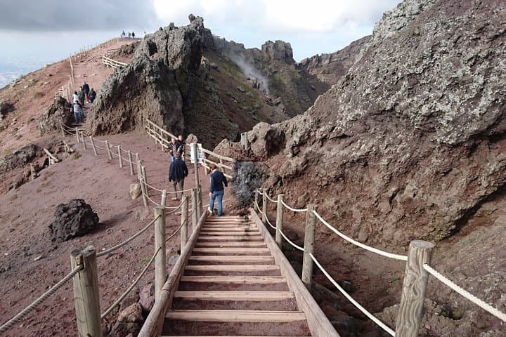 Discovering the Vesuvius - VIP tour / Small group