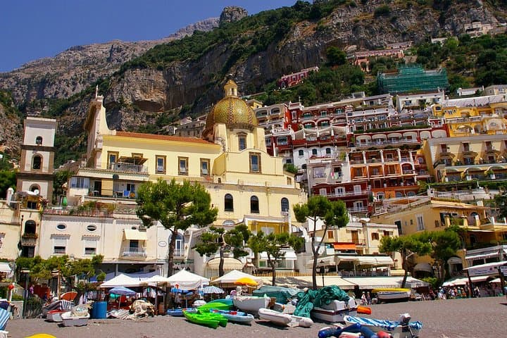 Private Full Day Tour to Pompeii and Amalfi Coast from Rome in Fast Train