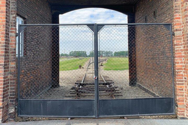 Auschwitz-Birkenau guided tour from Krakow with a private transport