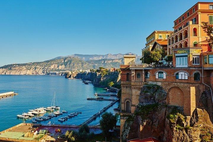 Sorrento Private Walking Tour with Guide and Limoncello Tasting