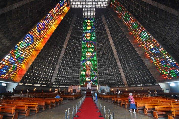 Full-Day Corcovado and Sugarloaf Tour with Barbecue Lunch
