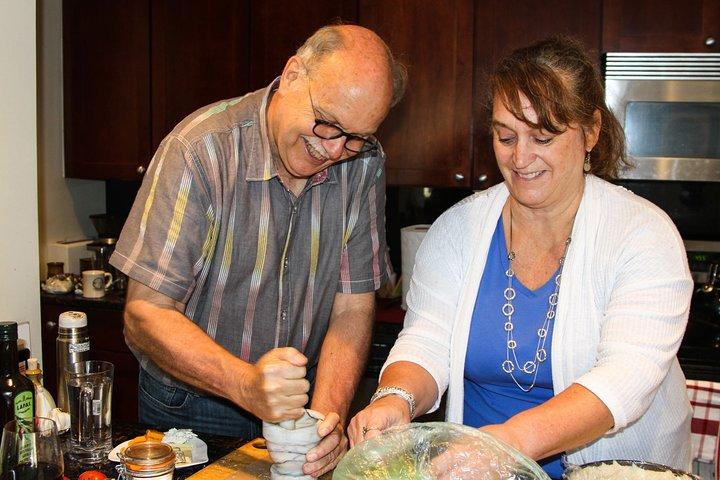 Traveling Spoon Chicago-Style Deep Dish Pizza Private Online Cooking Class