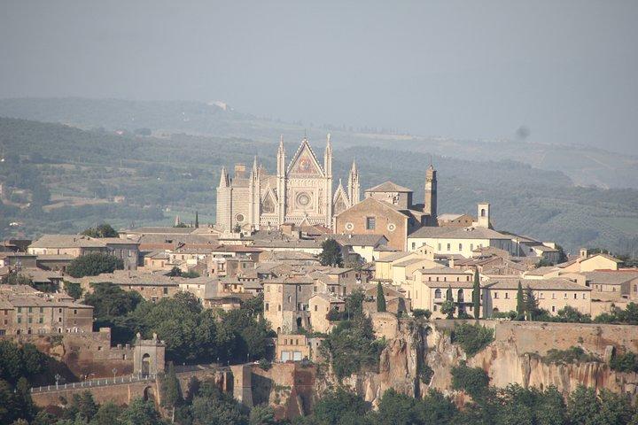 Orvieto, the Cathedral with golden mosaics and the medieval city – Private Tour