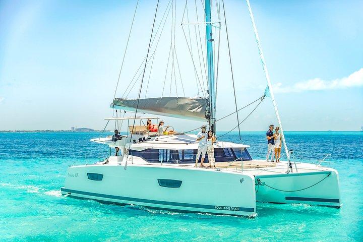 Isla Mujeres luxury catamaran with premium open bar and lunch