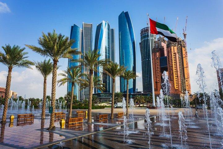 Private Transfer: Dubai Airport DXB to Abu Dhabi in Luxury Van