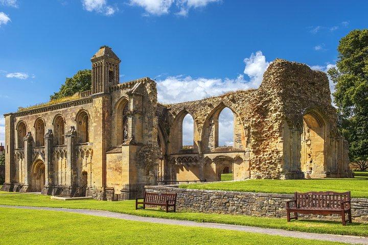 Private Day Tour to Stonehenge and Glastonbury