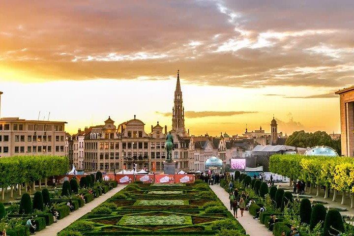 Private Transfer: Brussels Airport BRU to Brussels by Luxury Van