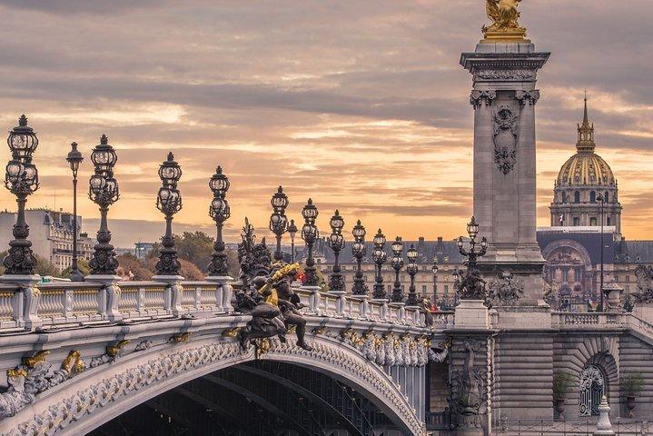 Paris First Time Private Tour with Notre Dame, Montmartre & Arc de Triomphe
