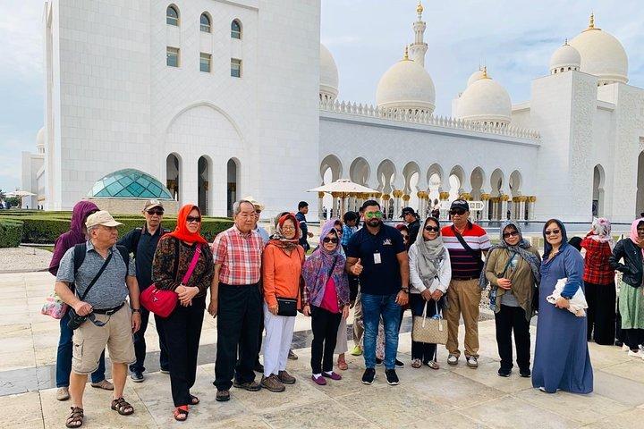 Abu Dhabi City Tour With Presidential Palace Entrance - Guided Tour
