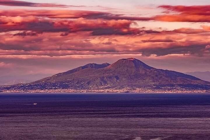 Pompeii and Vesuvius Tour with Lunch