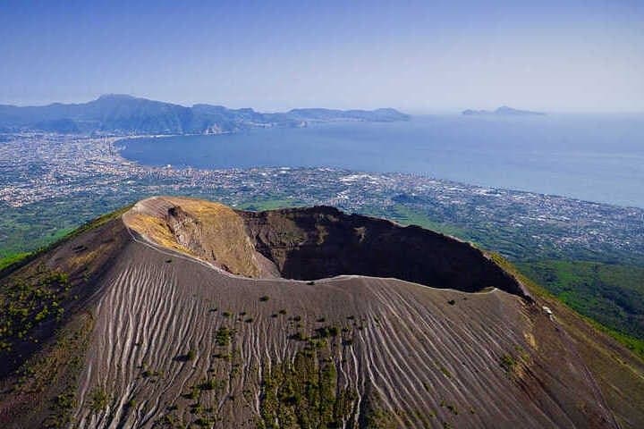 Pompeii and Vesuvius Tour with Lunch