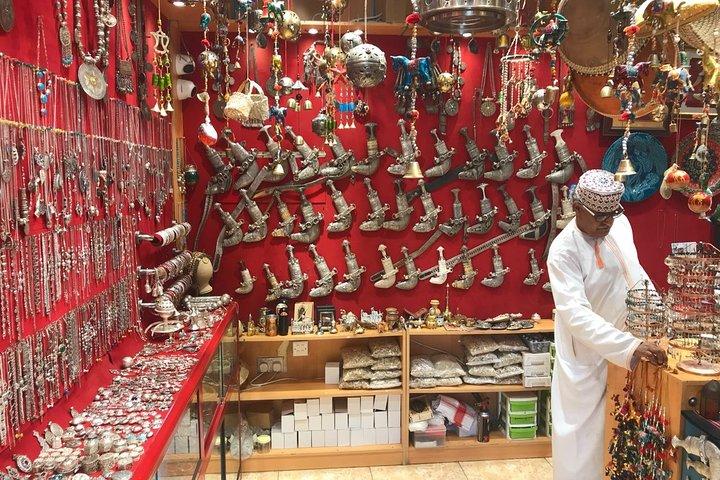 Private Day Trip to Nizwa & Jabal Shams (The Grand Canyon of Oman)