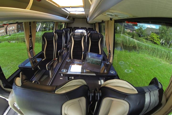 1-15 persons Taxi or Bus Transfer Airport Amsterdam to Den Haag