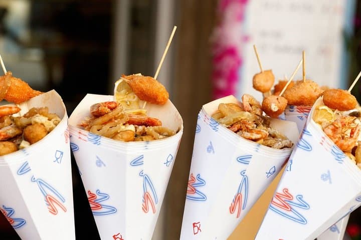 Tour Naples Historical Center and Street Food Markets