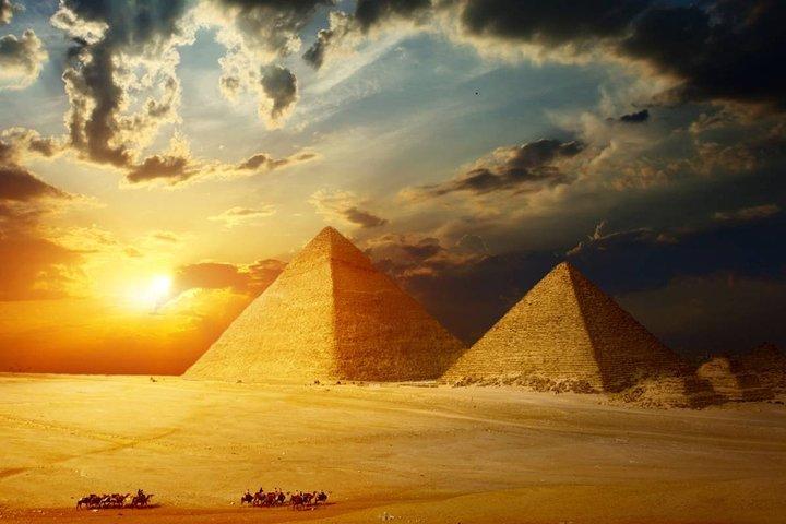 4-Hour Private Guided Trip to Giza Pyramids and Sphinx from Cairo