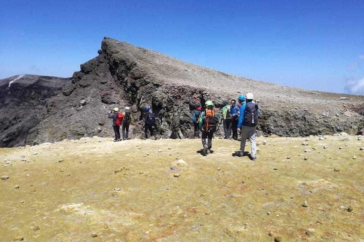 Excursion on the summit craters of Etna, with cable car and 4x4 bus