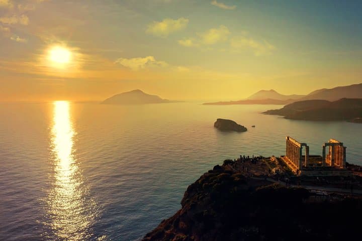 Mercedes Private Tour to Temple of Poseidon with Lunch and Swim