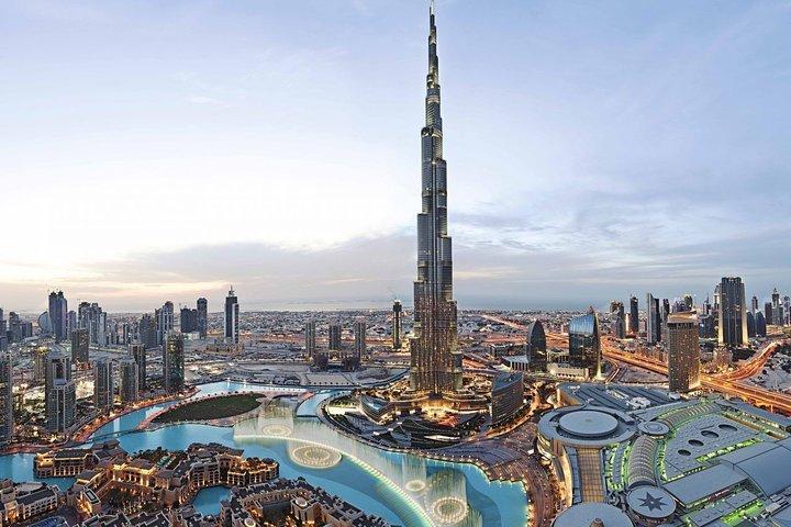 Arrival Transfer: Dubai Airport DXB to Dubai in Luxury Car