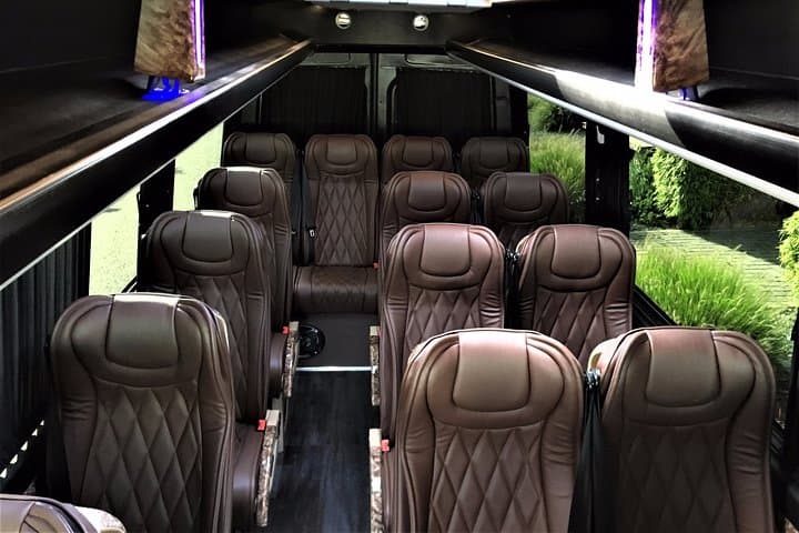 Taxi minibus Transfer cruise port Amsterdam to Hotel in Amsterdam
