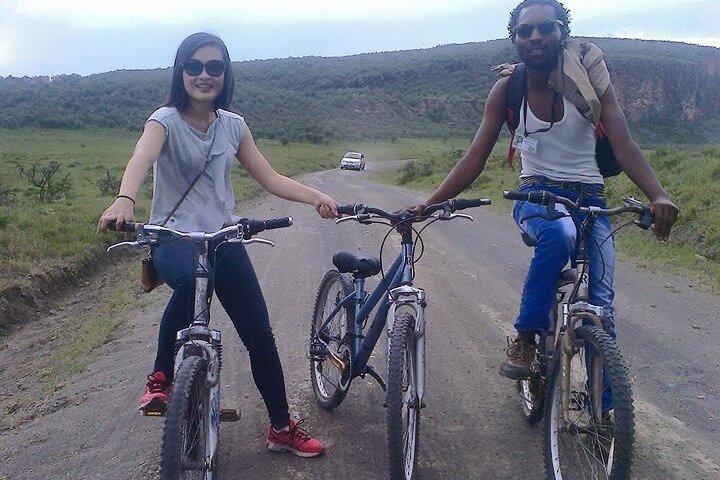 Hell's Gate and Lake Naivasha Boat Ride Guided Tour from Nairobi