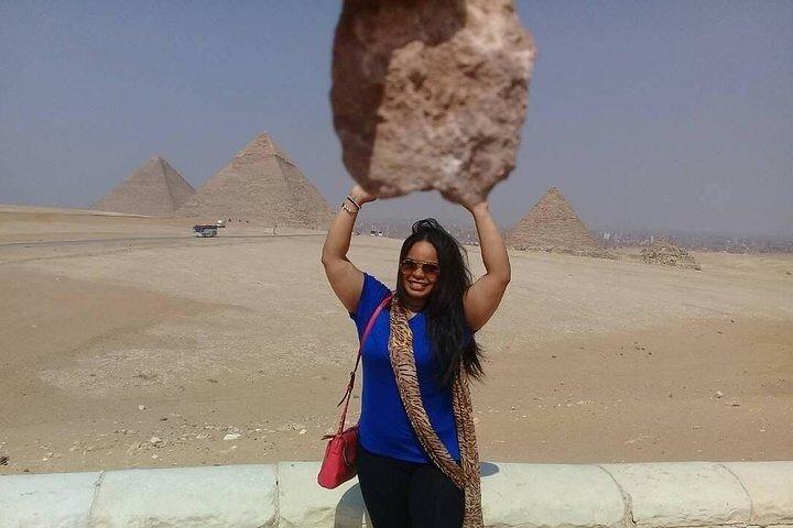 Stopover Tour from Cairo to Pyramids Sphinx - Citadel Alabaster Mosque Egypt Museum and Khan el Khalili with Lunch