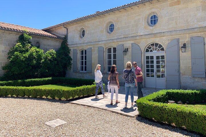 A day in Saint-Emilion in a small group (Electric Luxury Van)
