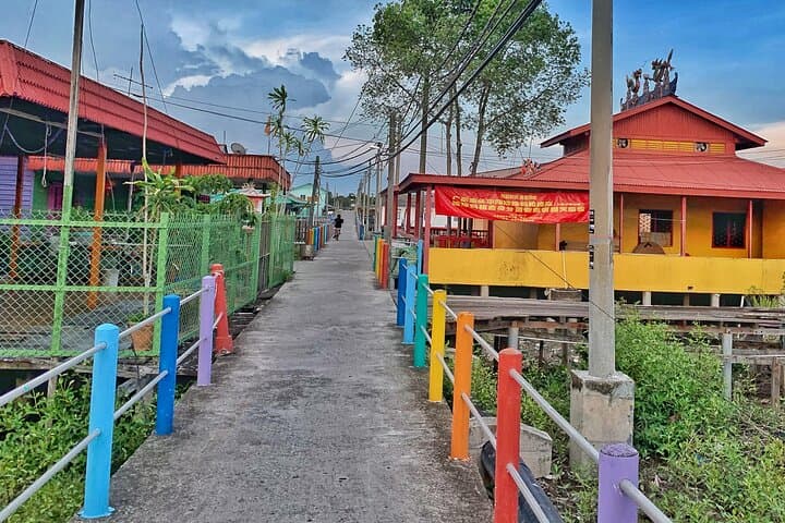 Pulau Ketam Fishing Village with Blue Mosque and Thean Hou (SIC)