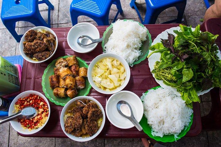 Hanoi Street Food Taste and learn about Hanoi lifestyle