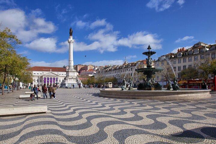 Private ONE WAY arrival OR departure transfer from/to Lisbon AIRPORT - CITY
