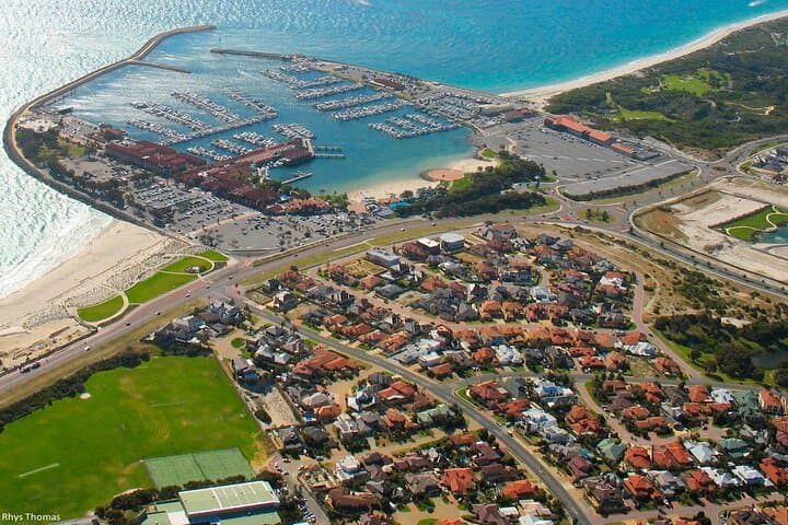 Private transfer from/to Naples to/from Sorrento with Hotel pick-up and drop off