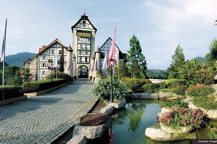 Colmar Tropicale and Batu Caves Day Trip (SIC - Join In Tour)