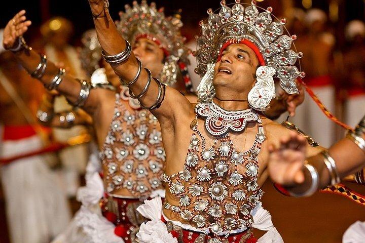 Sri Lanka at a Glance ( 09 N/ 10D)