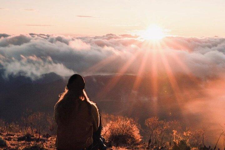 Sunrise Transfer To Pico Do Arieiro, Hike To Pico Ruivo & Return From Teixeira