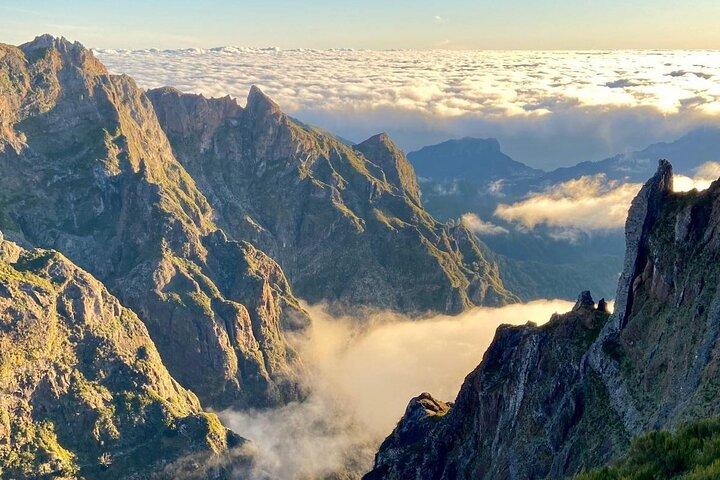 Morning Transfer To Pico Do Arieiro, Hike To Pico Ruivo & Return From Teixeira