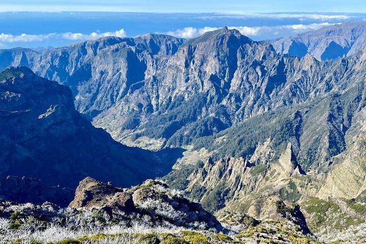 Morning Transfer To Pico Do Arieiro, Hike To Pico Ruivo & Return From Teixeira