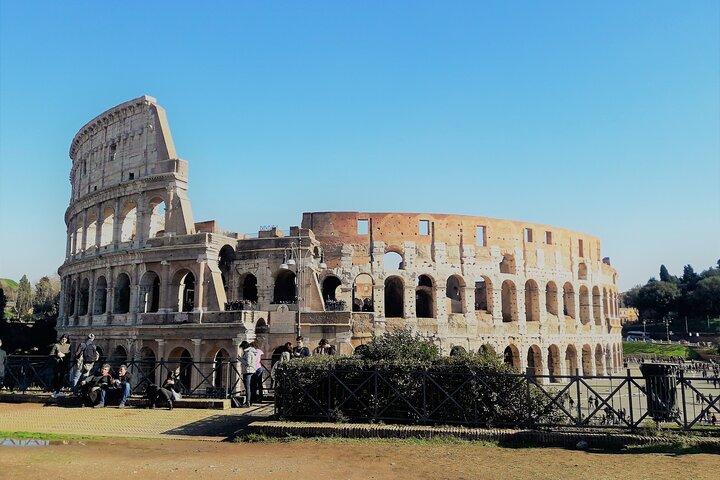 Rome In Style Chauffeured Tour: Colosseum & main sights + Lunch