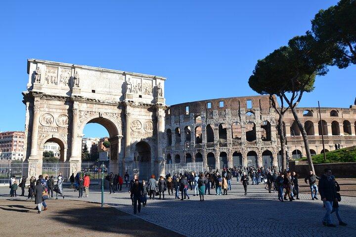 Rome In Style Chauffeured Tour: Colosseum & main sights + Lunch