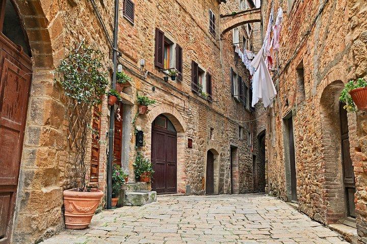 PRIVATE Day-Trip San Gimignano and Volterra from Florence