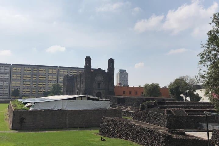 Teotihuacan & Basilica of Guadalupe - Private Tour