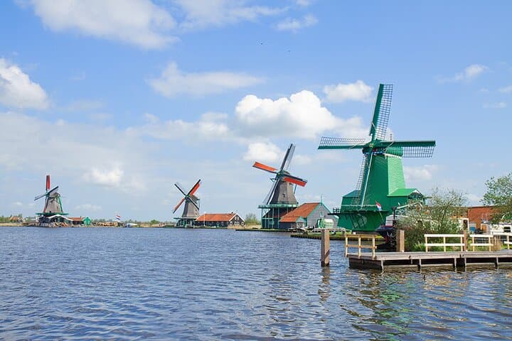 Private Tour to Zaanse Schans (Windmill Village) 4 hrs 1-15 pers