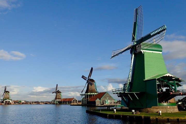 Private Tour to Zaanse Schans (Windmill Village) 4 hrs 1-15 pers