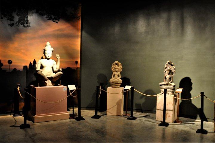 Private Tour: HERO Rats & Angkor National Museum