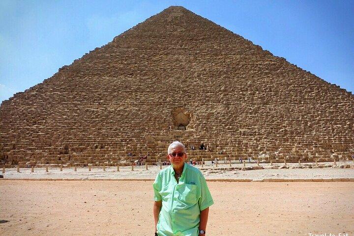 Layover tour to Giza pyramids & GEM museum included Lunch