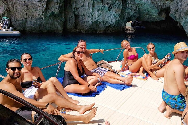 Full day Capri Island Small Group Boat Tour from Naples