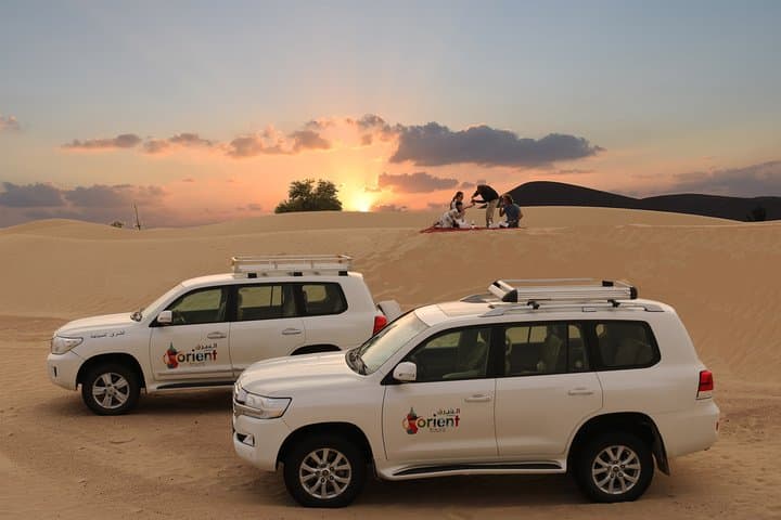 Private 4x4 Sunrise and Wildlife Experience in the Desert